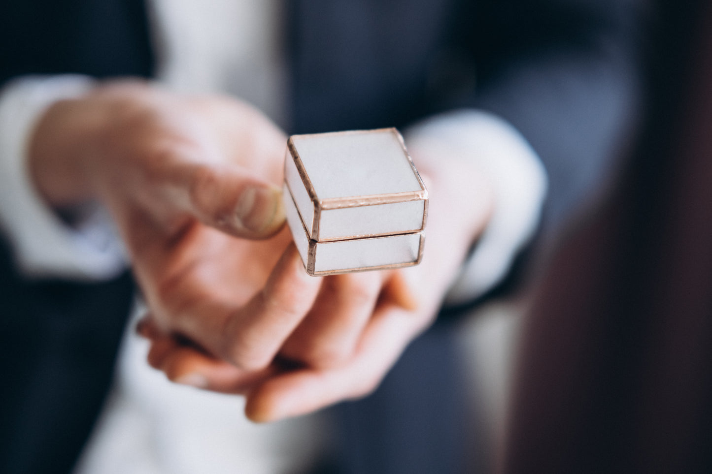 Leosklo's Artisanal Square Ring Box: A Heartfelt Presentation