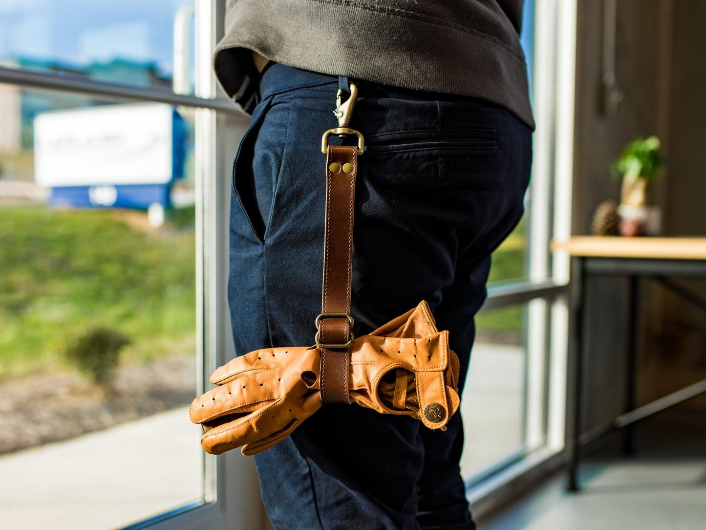 Milwaukee Leather Gloves Holder - Chestnut gloves holder - olpr.