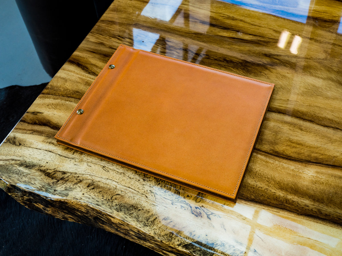 MILWAUKEE LEATHER MENU WITH CHICAGO SCREWS Horizontal - Natural Menu Cover - olpr.